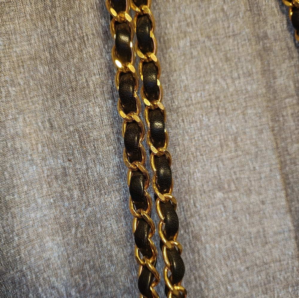 Chanel Black Quilted Dome Bag - Picture 3 of 16